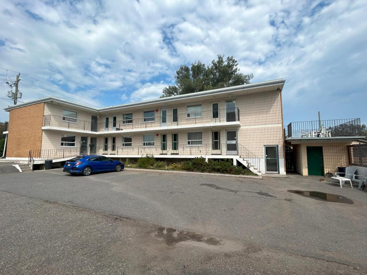 ת'אנדר ביי Relax Motel מראה חיצוני תמונה